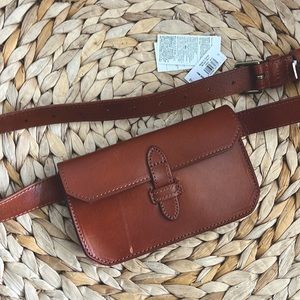Banana Republic • Heritage Leather Belt Bag